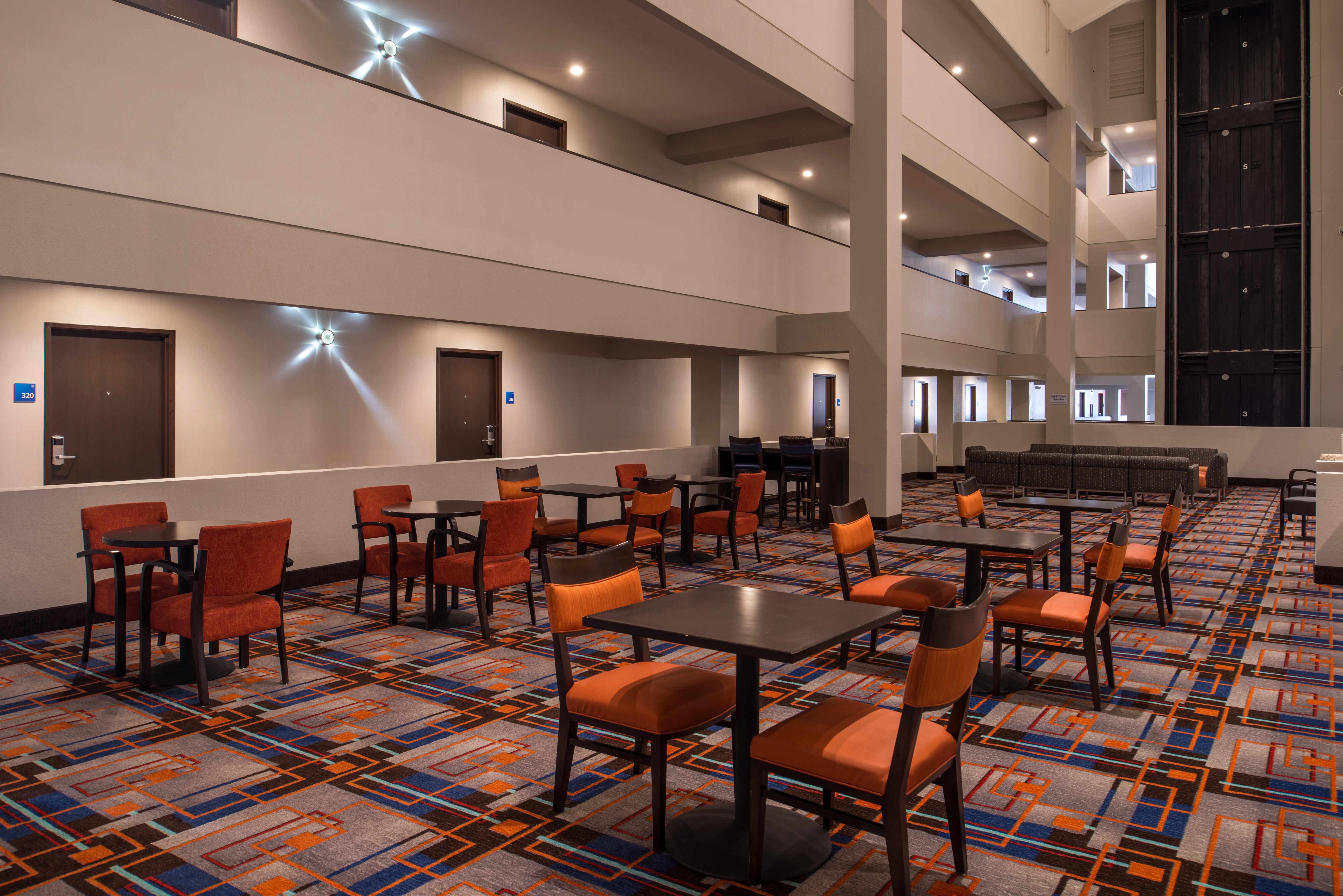 Holiday Inn Express & Suites San Antonio Medical - Six Flags By Ihg Exteriör bild