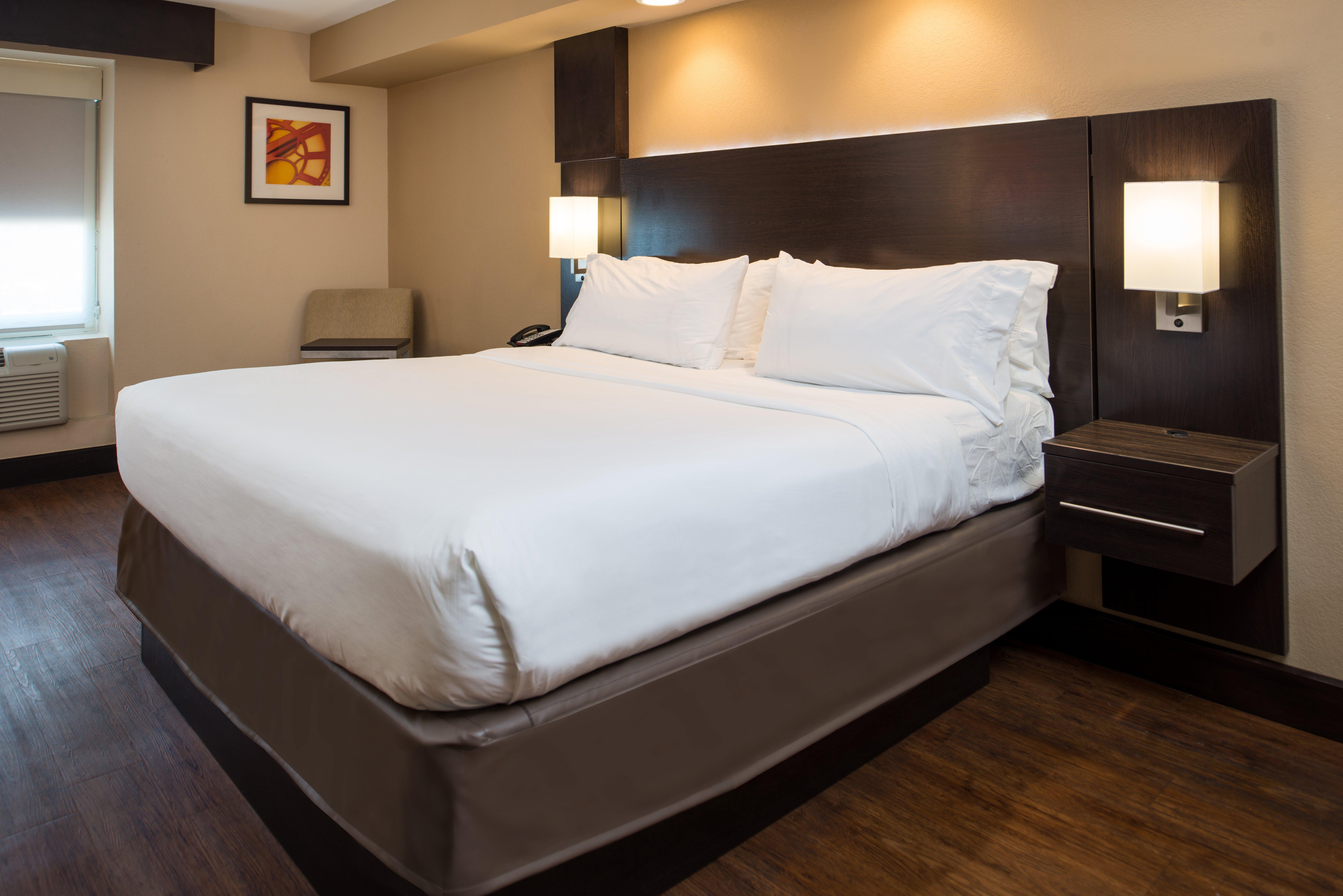 Holiday Inn Express & Suites San Antonio Medical - Six Flags By Ihg Exteriör bild