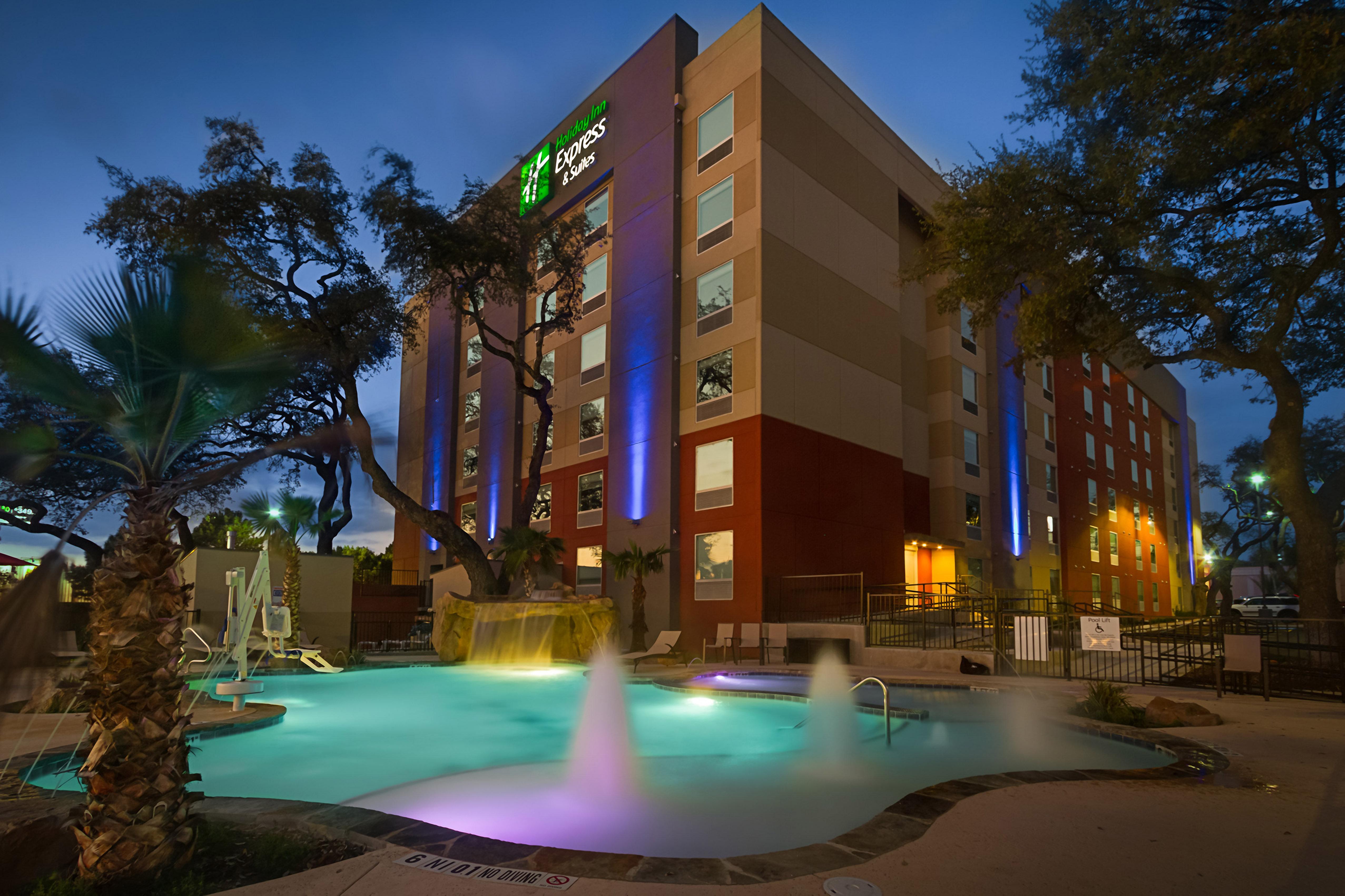 Holiday Inn Express & Suites San Antonio Medical - Six Flags By Ihg Exteriör bild
