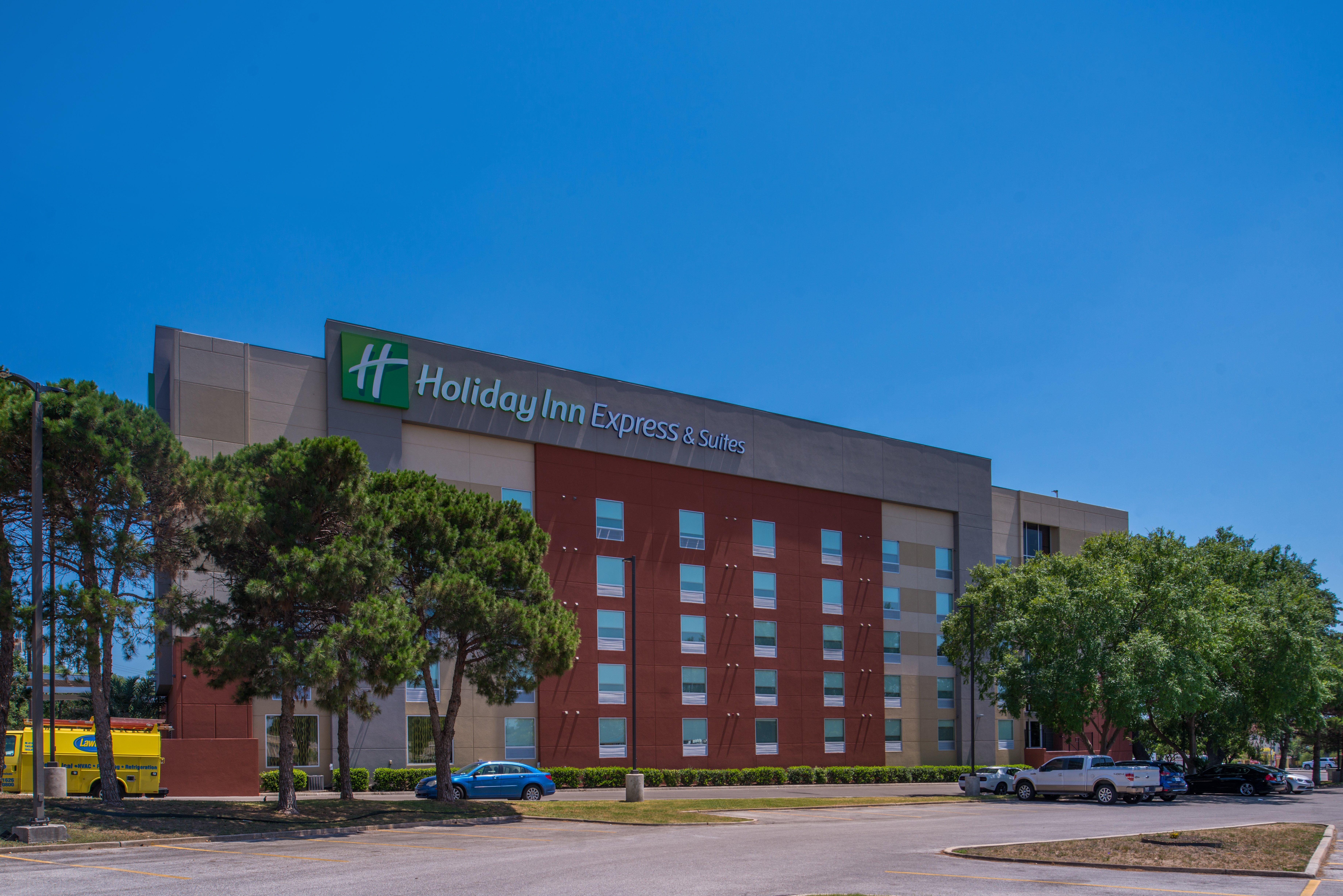 Holiday Inn Express & Suites San Antonio Medical - Six Flags By Ihg Exteriör bild